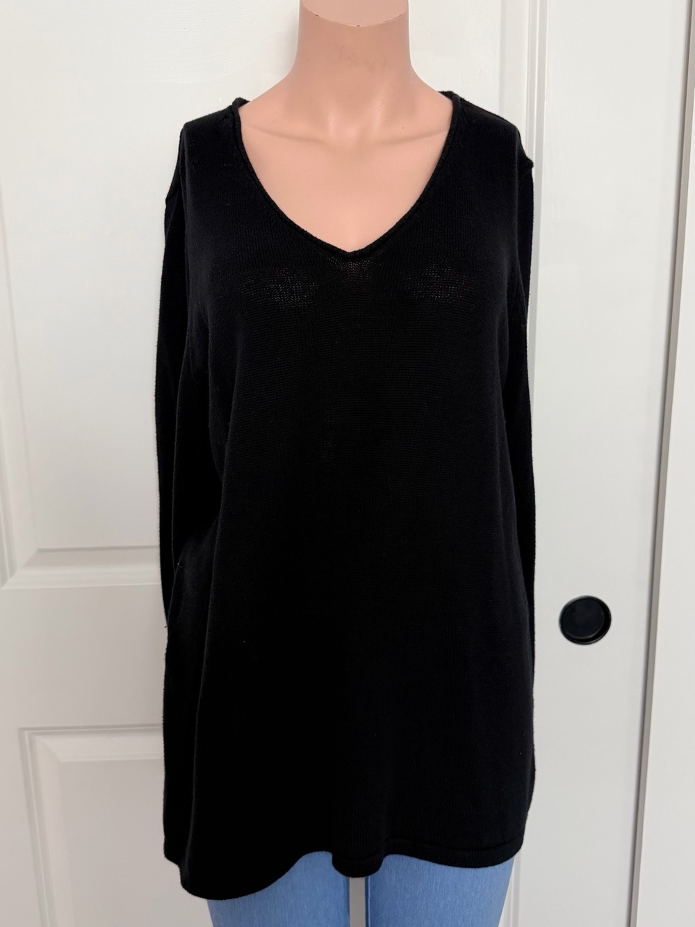 Old Navy Black V-Neck Long Sleeve Sweater